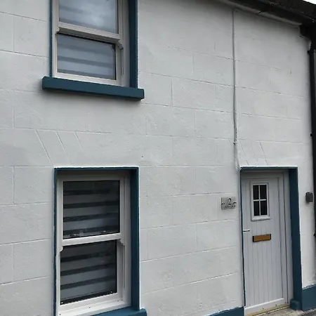 2 Agars Lane