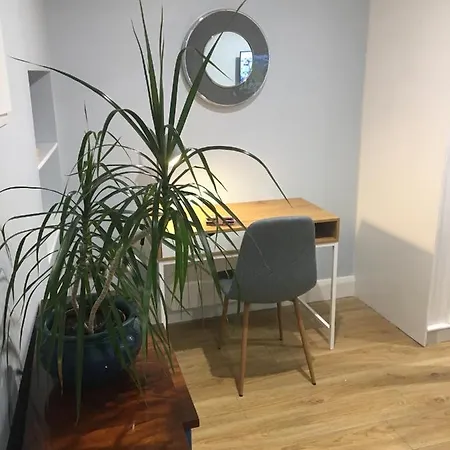 2 Agars Lane * Cashel (Tipperary)