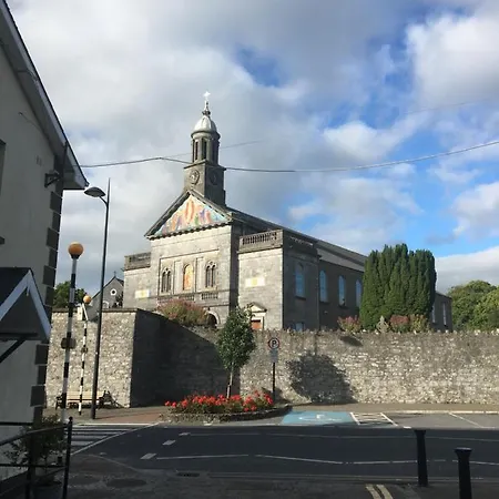 2 Agars Lane * Cashel (Tipperary)