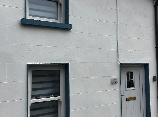 2 Agars Lane